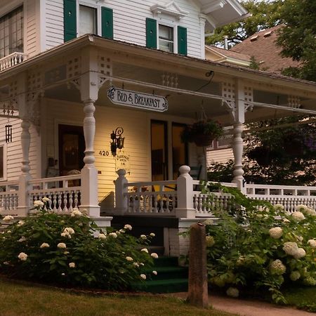 Carriage House Bed & Breakfast Winona Exterior photo