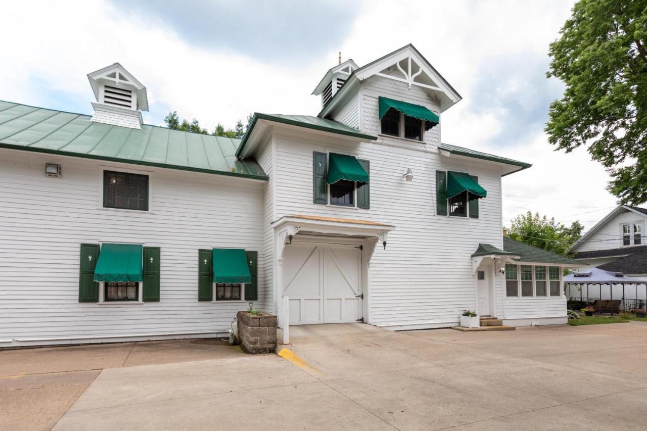 Carriage House Bed & Breakfast Winona Exterior photo