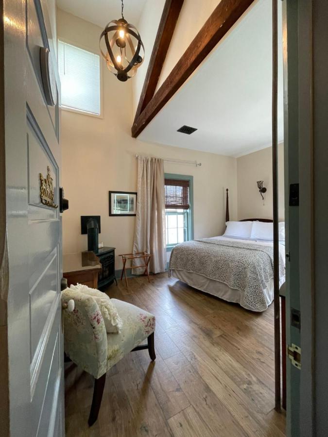 Carriage House Bed & Breakfast Winona Exterior photo