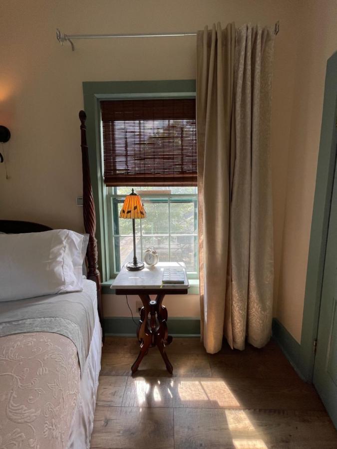 Carriage House Bed & Breakfast Winona Exterior photo