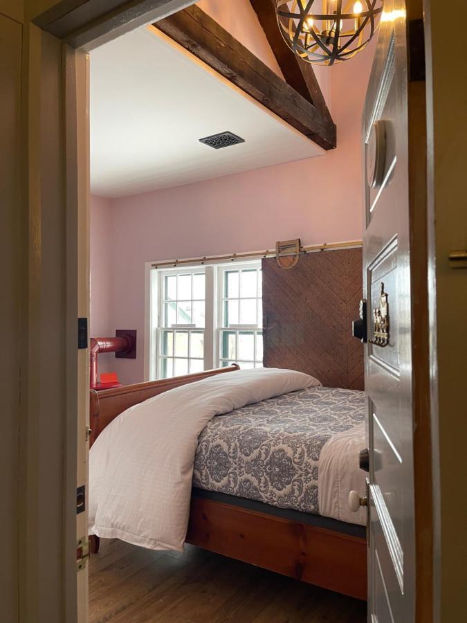 Carriage House Bed & Breakfast Winona Exterior photo