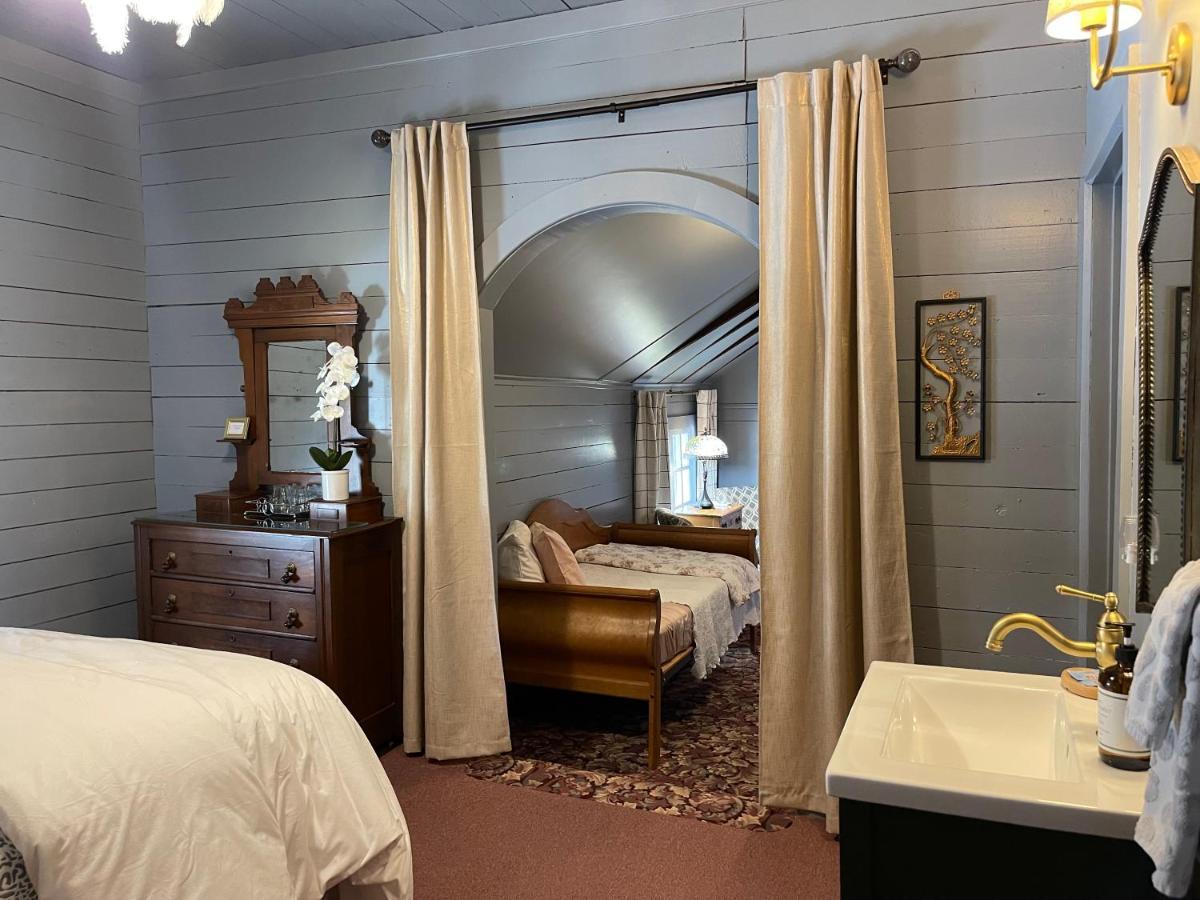 Carriage House Bed & Breakfast Winona Exterior photo