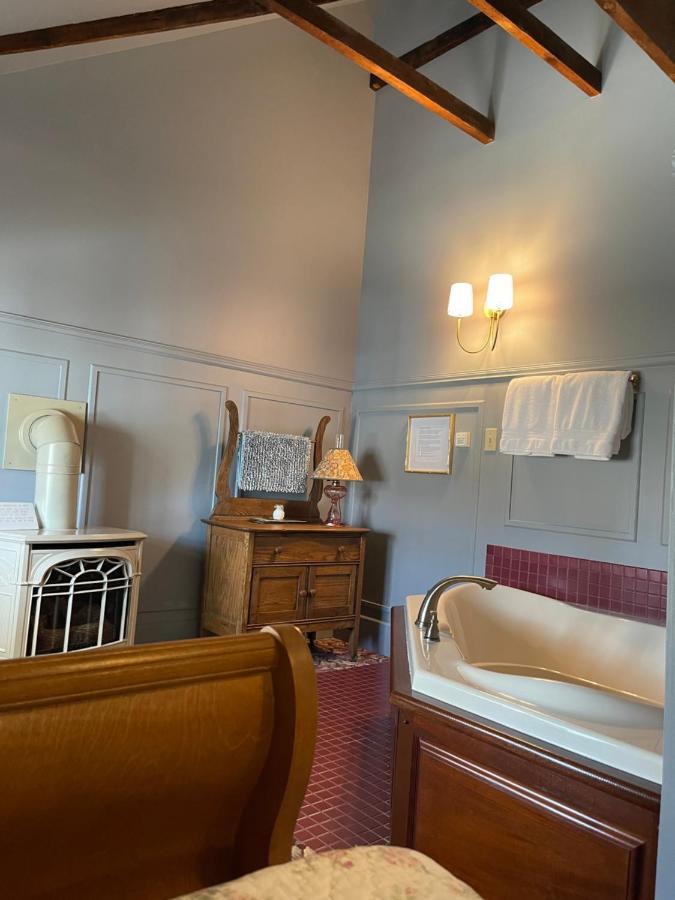Carriage House Bed & Breakfast Winona Exterior photo