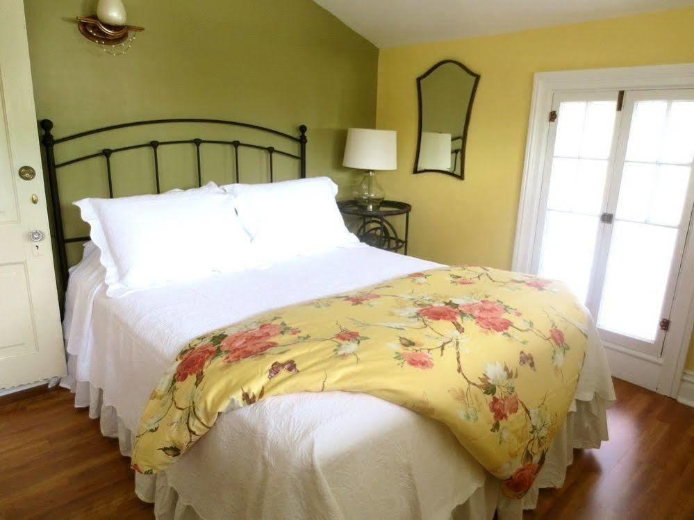 Carriage House Bed & Breakfast Winona Exterior photo