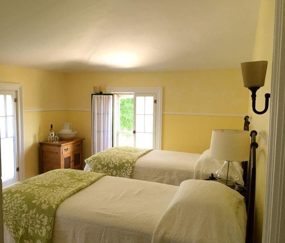Carriage House Bed & Breakfast Winona Exterior photo
