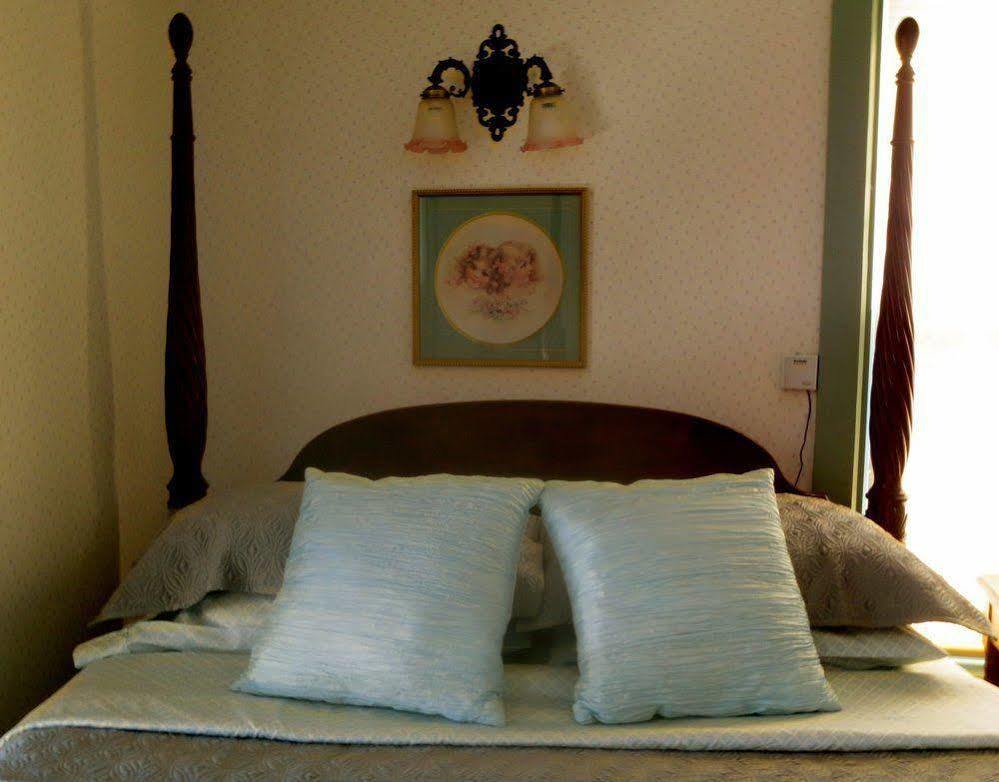 Carriage House Bed & Breakfast Winona Exterior photo