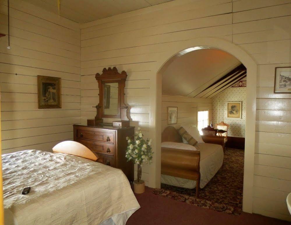 Carriage House Bed & Breakfast Winona Exterior photo